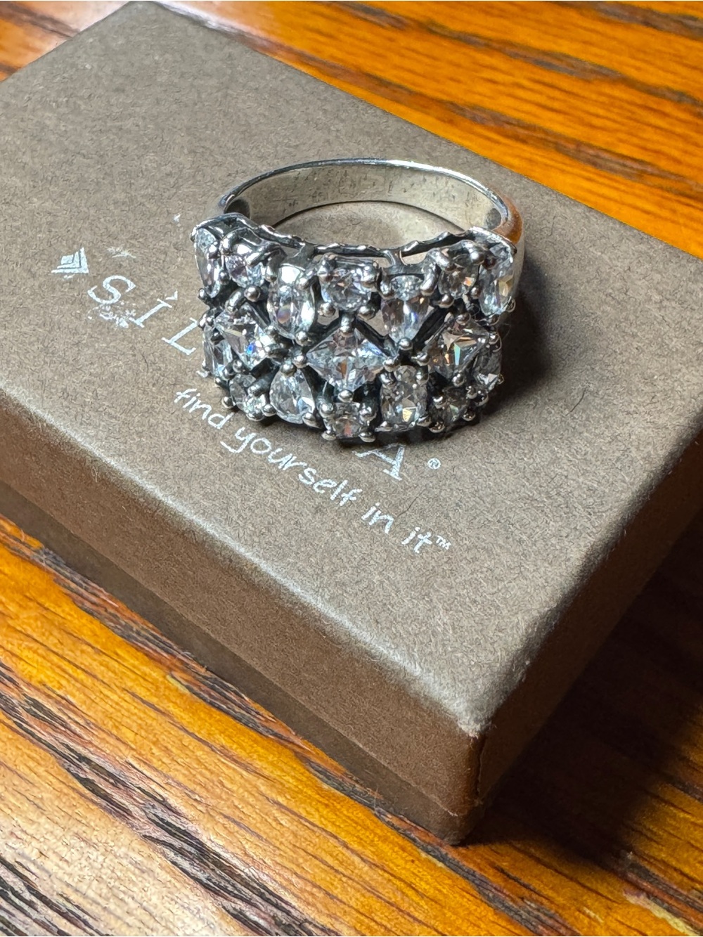 Size 9 RARE Silpada Ring Sterling Silver HTF almost perfect SUPER SPARKLY